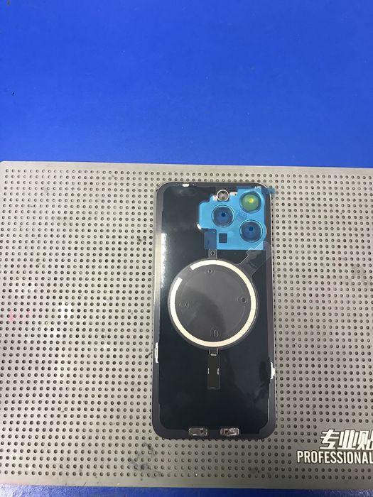 Geam iPhone 15 Pro Max Natural Titanium