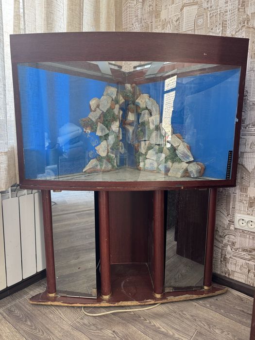 Продам аквариум угловой