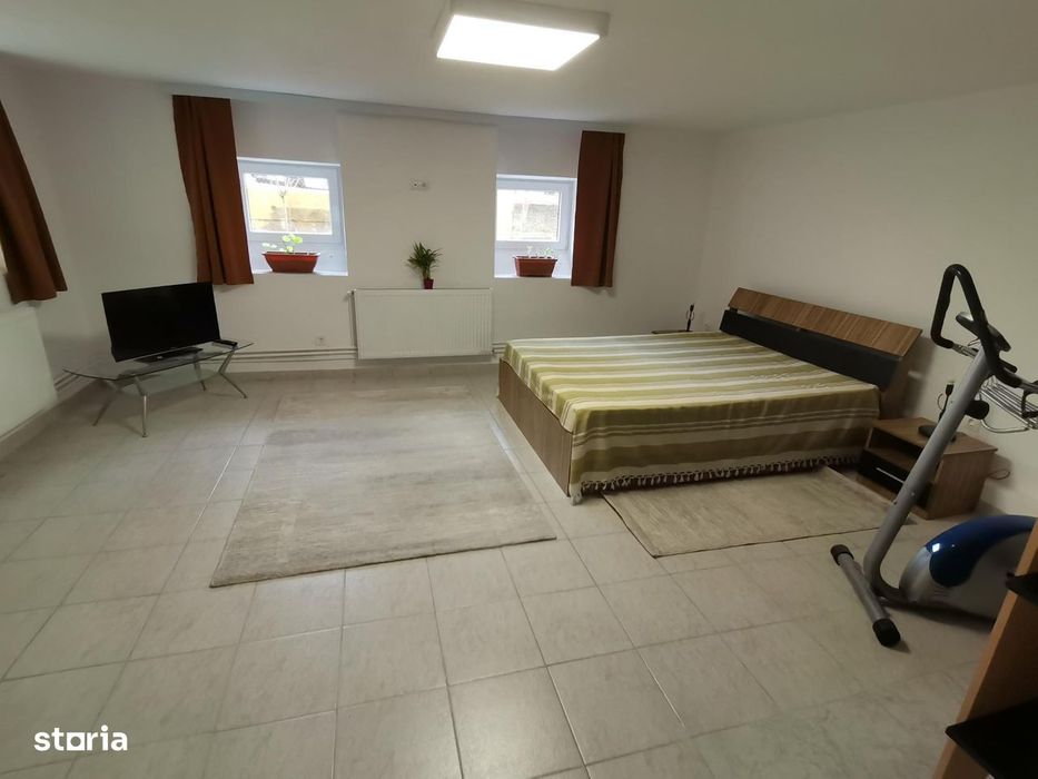 INCHIRIEZ apartament 2 camerea la casa ,renovat, zona Lazaret — fotografia 1