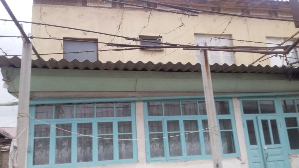 Тошкент вилояти Пискент тумани Бирлик кўчаси 50 уй сотилади