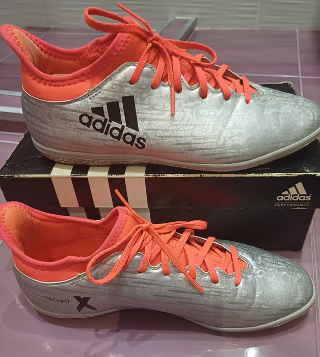 Оригинални спортни мъжки маратонки adidas.