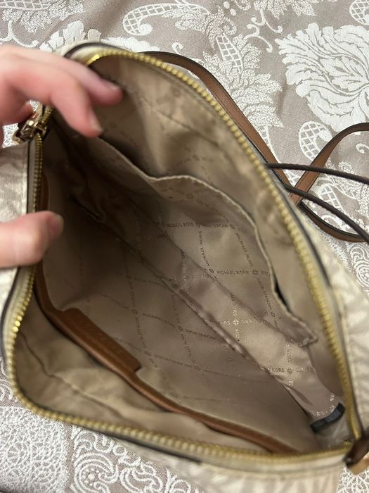 Продам сумочку Michael Kors