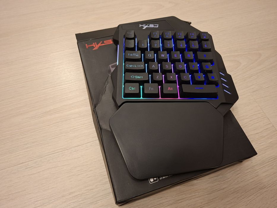 Tastatura mecanica gaming V100