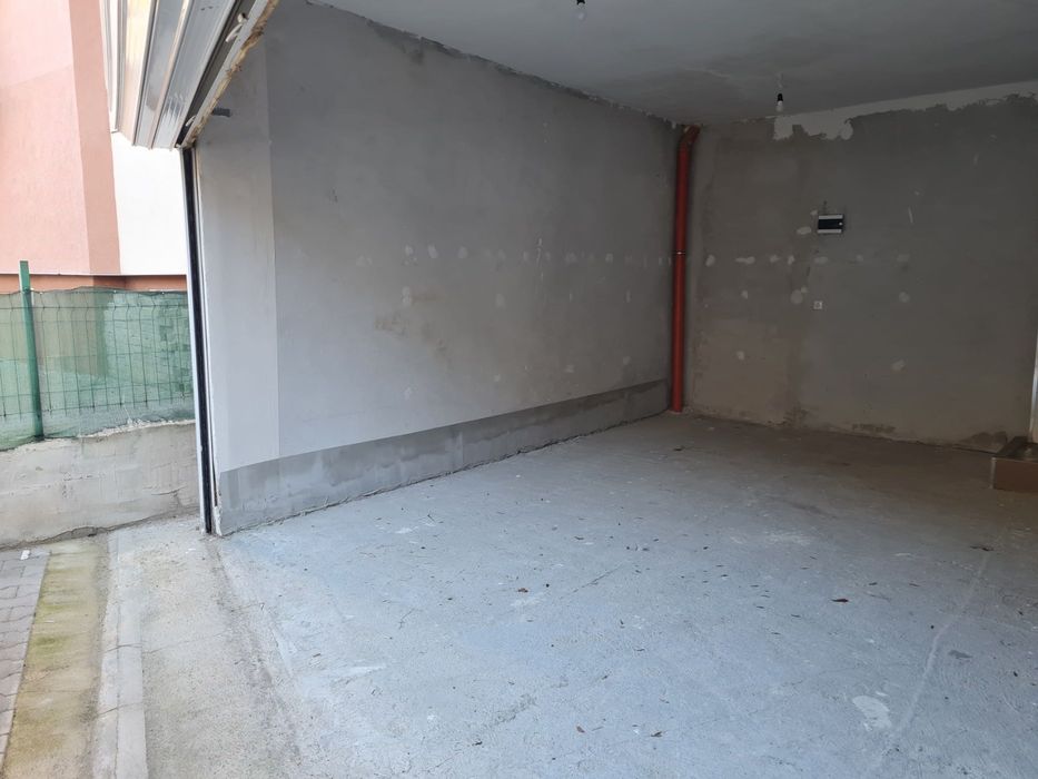 Дава се под наем Гараж / Паркомясто в Стара Загора, Център - 42 кв.м за 149.43 € - Снимка #2