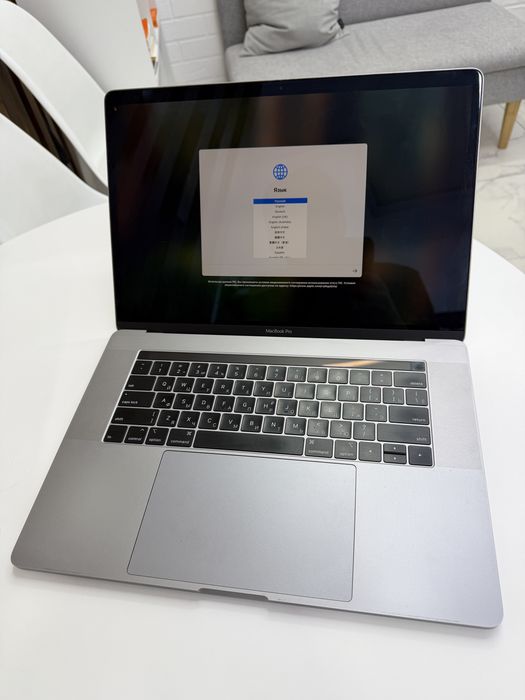 MacBook pro 15 [2019]