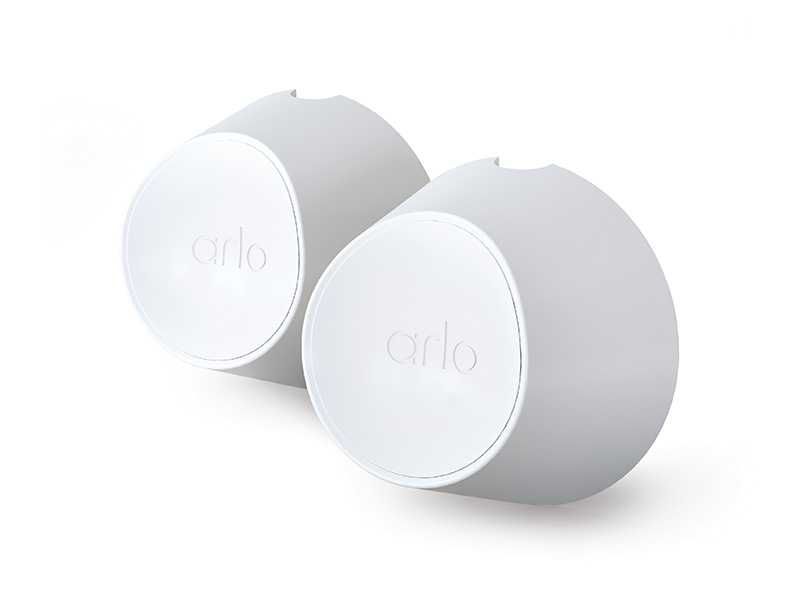 Arlo Pro 4 + BaseStation + Charger + extra batteries + magnetic mounts