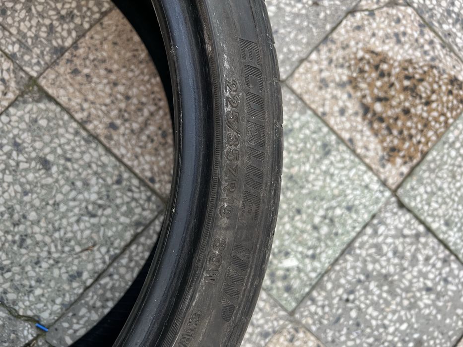 225/35/19 - 2бр летни