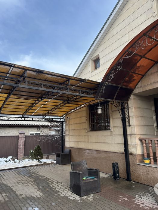 Продается готовый навес с козырьком