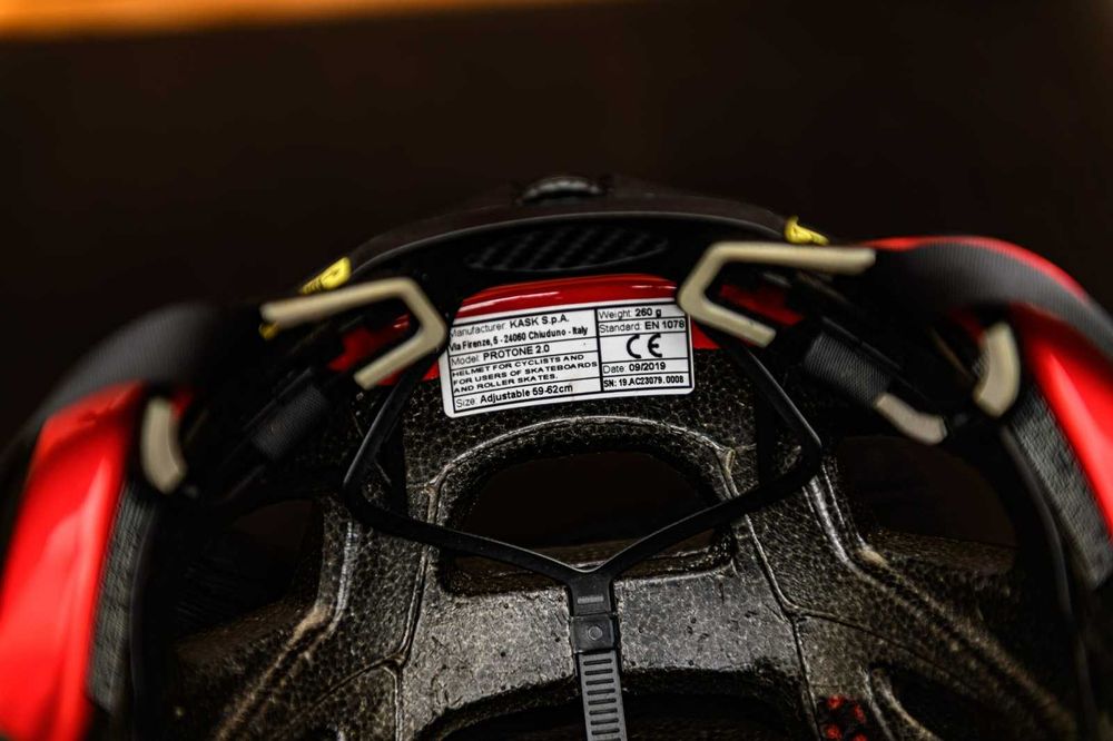 kask protone L ( 58-62cm )