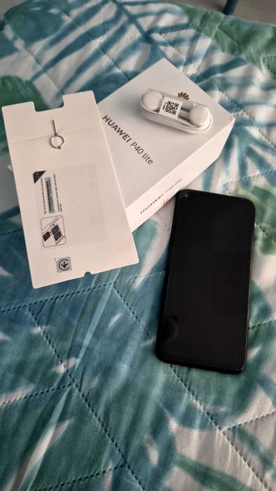 Телефон Huawei P40 lite