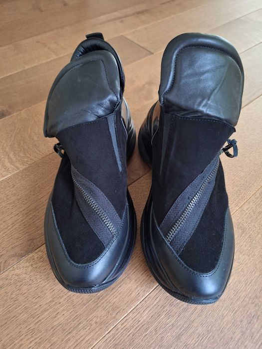 Черни кожени обувки