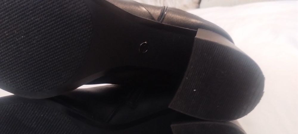 Продавам дамски боти tamaris