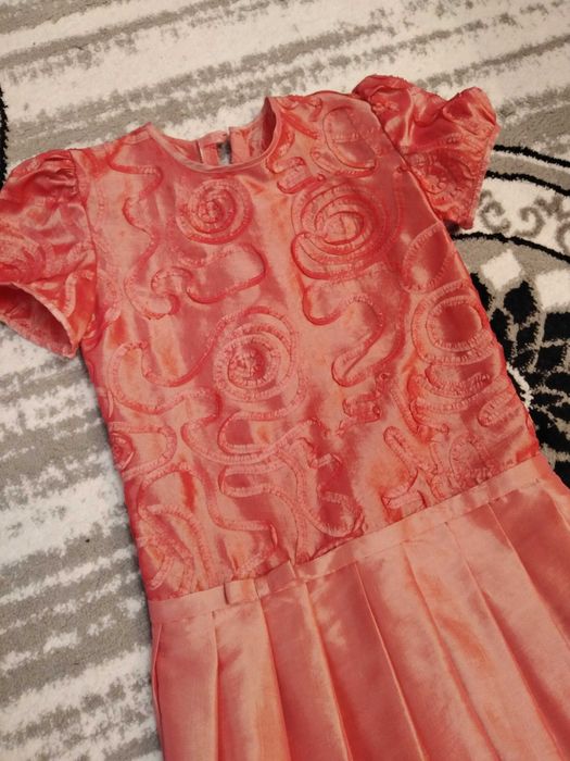 OFERTA Rochii elegante 3-8 ani 35.buc