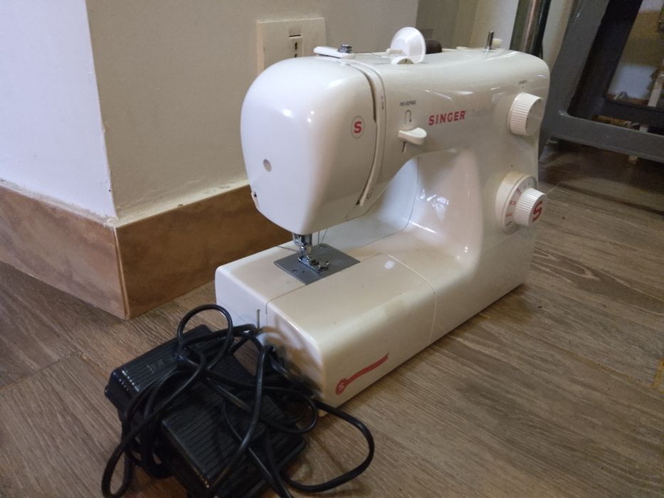 Vind mașină de cusut electrica Singur tradition 600 lei