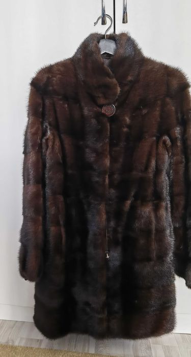 Продам норковую шубу 65000