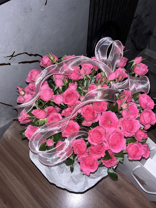 Розы кустовыеееее в корзине.