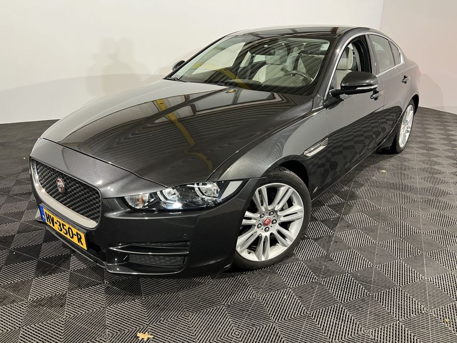 VÂND JAGUAR XE 2.0d Pure | 2016 | Automat | Diesel | 163 CP