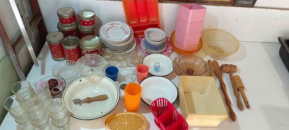 Продам набор посуды для кухни.