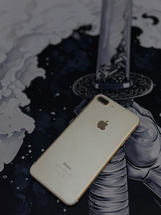 Продам Iphone 7plus