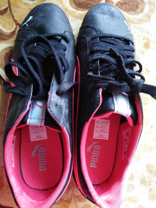 Продавам Маратонки