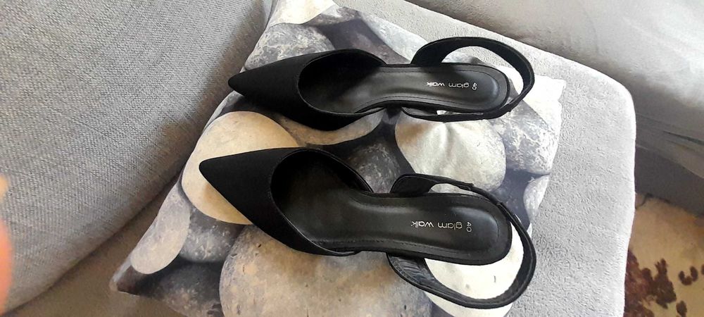 Pantofi eleganti cu toc / NOU