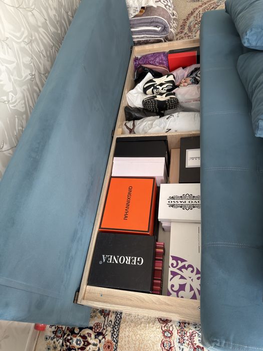 Продаётся диван в хорошем состоянии.