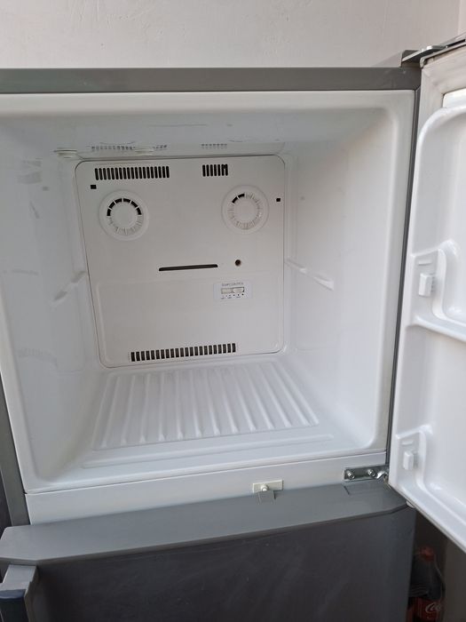 Холодильник LG  цена 30000