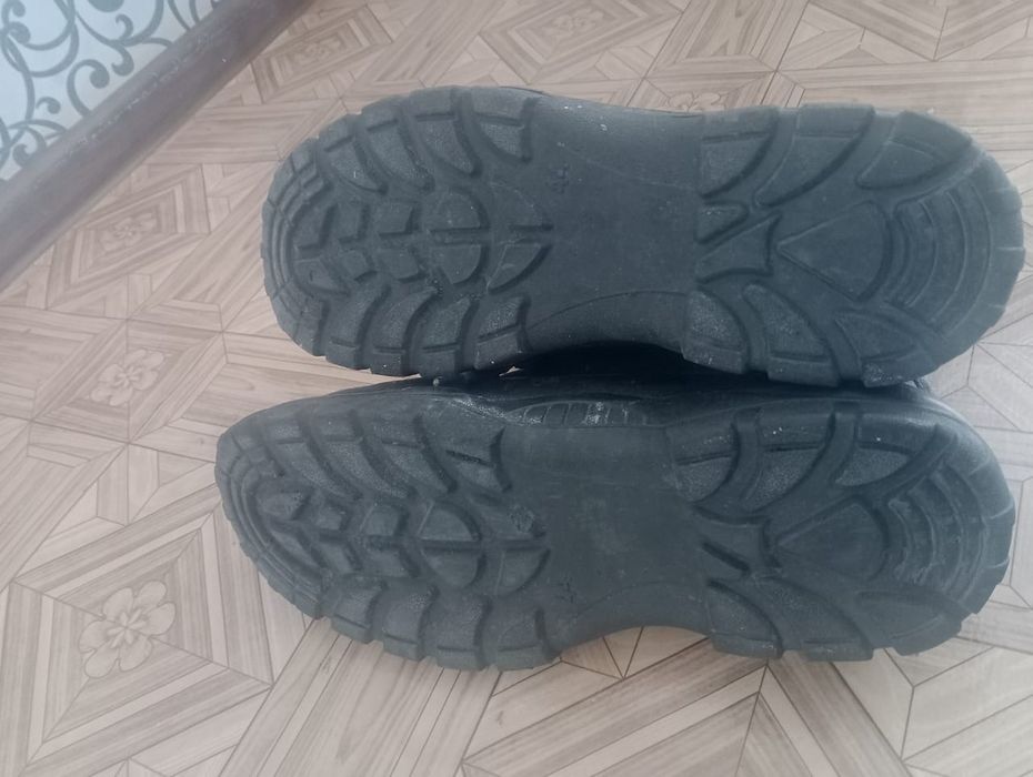 Продам батинки мужские 43  размер