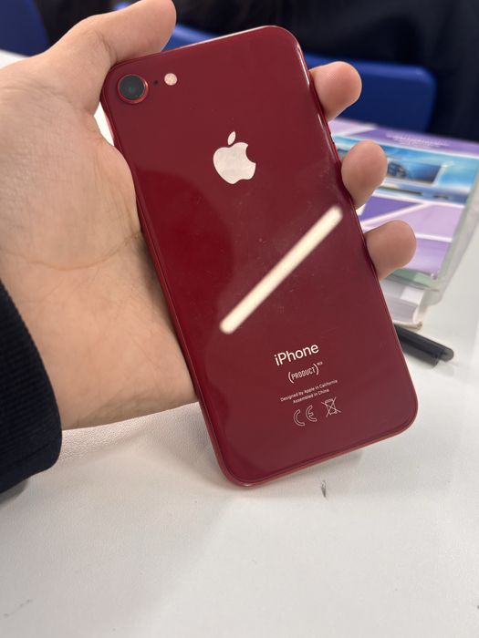 Продам Iphone 8