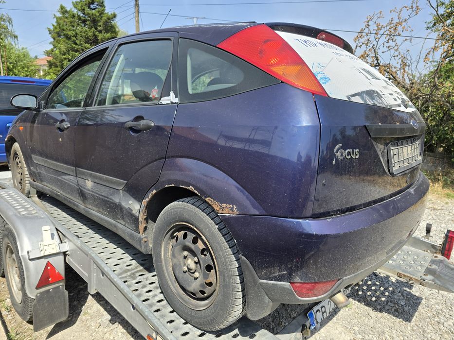 Продавам форд фокус 1.8 дти на части