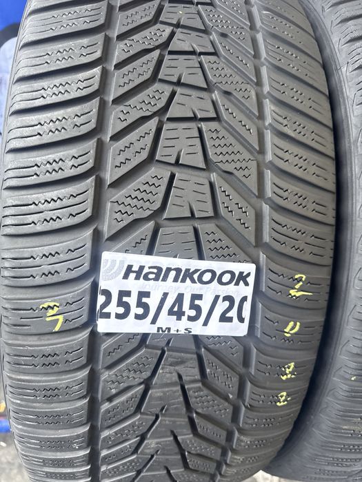 255/45/20 hankok M+S