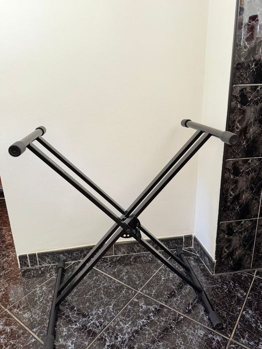 Orgă yamaha psr e453