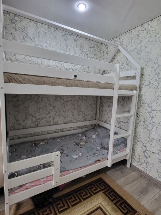 Двухъярусная кровать