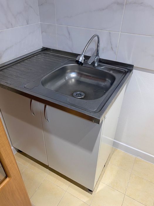 Продается мойка, в хорошем состояний, без смесителя.