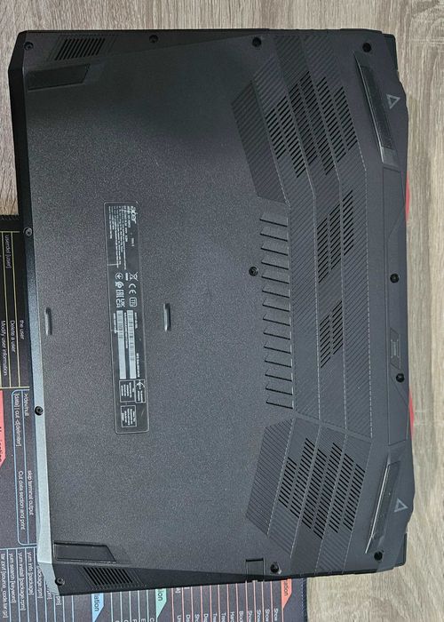 Продавам Acer Nitro 5 – i7, 17,3inch, 16GB RAM, GTX 1660 Ti