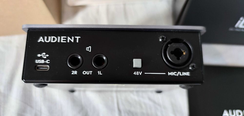 Аудио интерфейс Audient ID4 - 2 входа – 2 изхода USB C