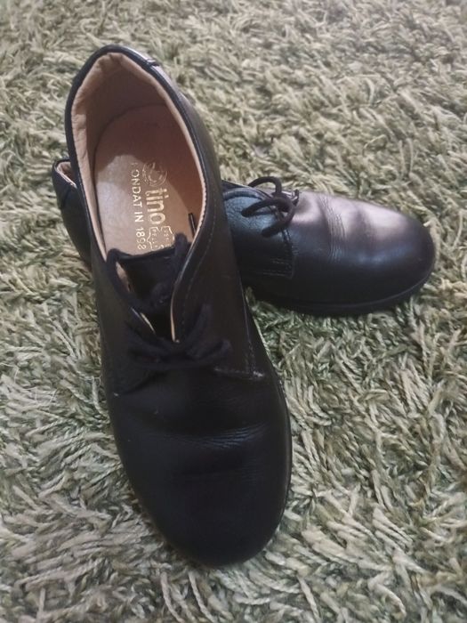 vând pantofi copii 30