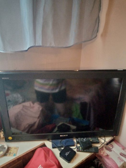 Телевизор Panasonic и Sony