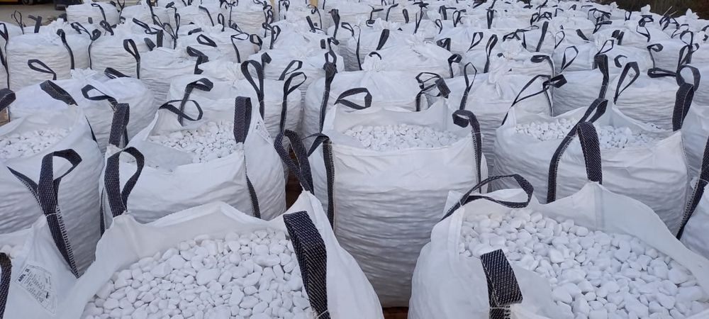 Piatra naturla , tăiată, cubica , pietricele