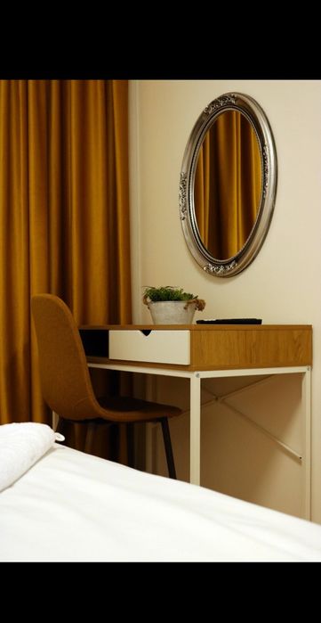 Închiriez Garsoniera tip Studio Trivale, cu parcare