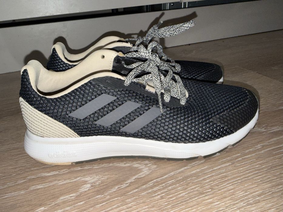 Продам кроссовки