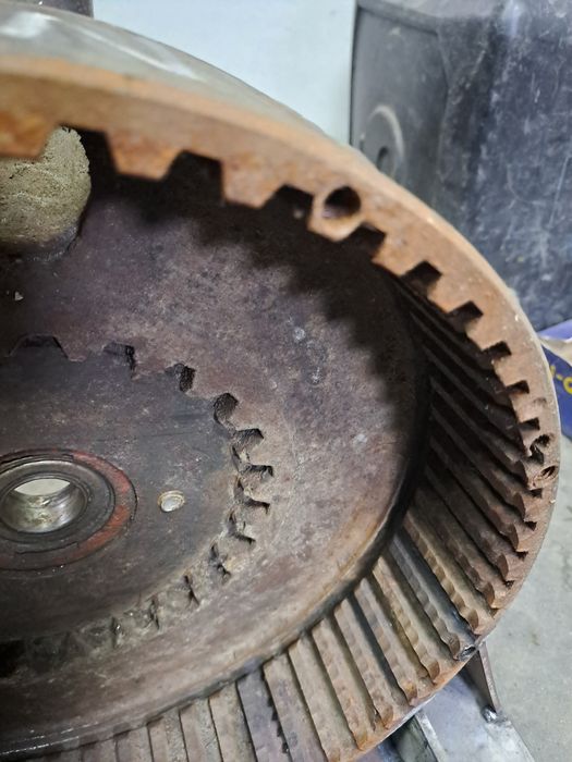 Зернодробилка бичевая