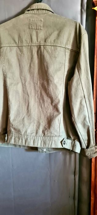 Продам новую джинсовую куртку