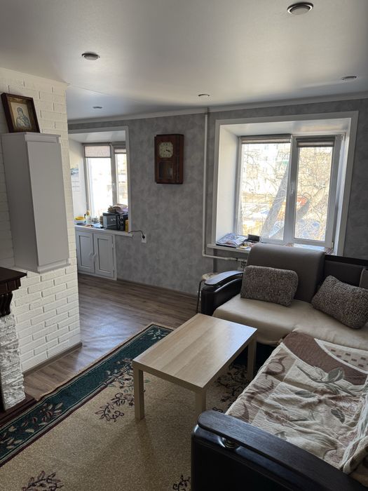 Продам квартиру 2-комнатную Ленина 145