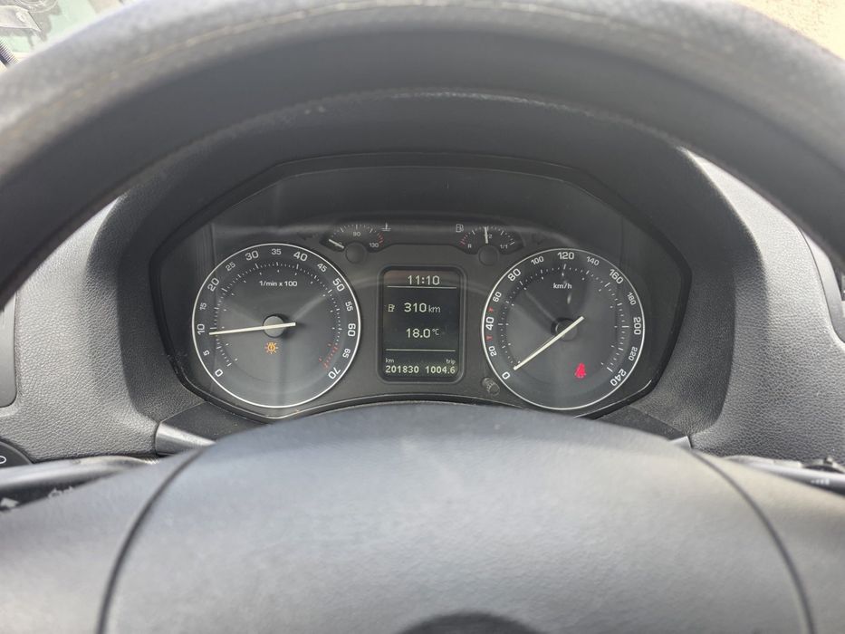 Vând scoda octavia 2 an fab 2008 motor benzina 1.600cm