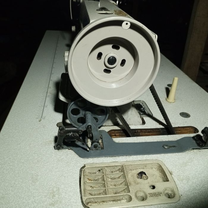 Промышленная швейная машинка