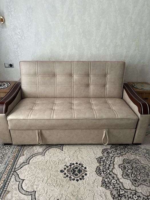 Divan tegi sandiqli