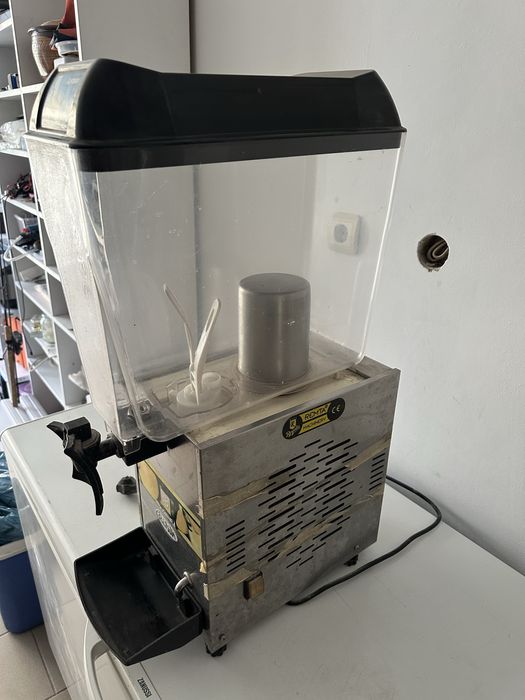 Машина за Айран.