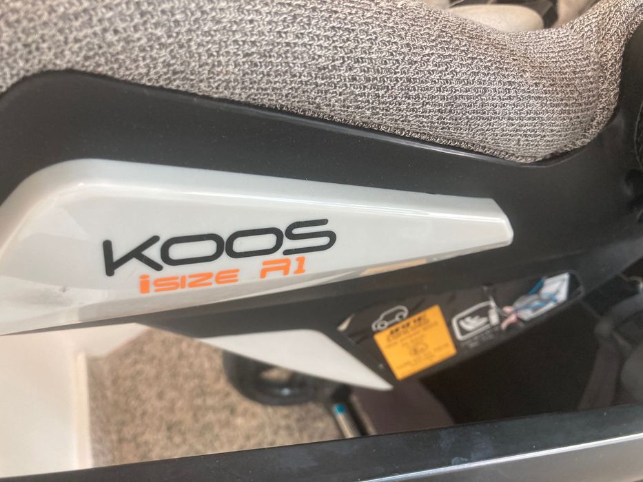 Бебешка количка 3 в 1 Jané Muum – кош за новородено и столче за кола. Подходяща от раждането до около 3–4 години (до 22 кг).