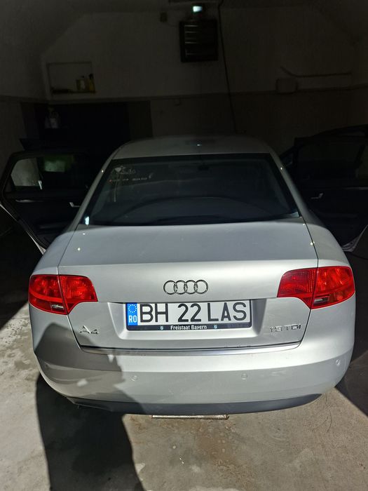 Masina audi a4 b7